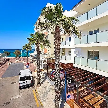 Otel Charlys 2*