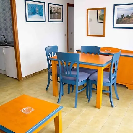 Charlys Hotel 2*