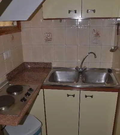 Charlys Szálloda 2*